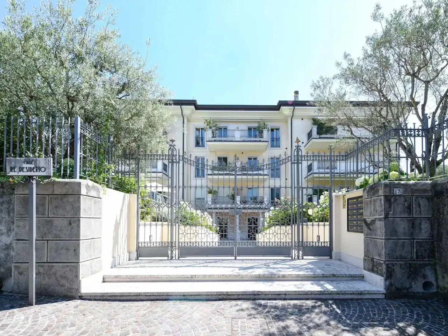 House main entrance from Viale Re Desiderio